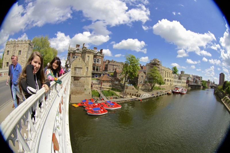 York Reino Unido, a vida vibrante da beira do canal