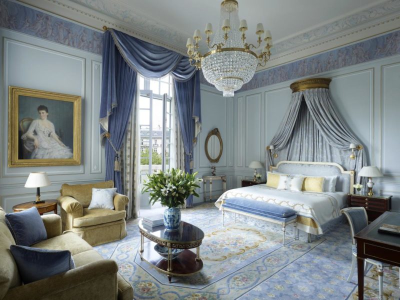 Melhores hotéis de Paris: Os quartos do Shangri-La Hotel são decorados no estilo imperial europeu. Melhores hotéis de Paris: Os quartos do Shangri-La Hotel são decorados no estilo imperial europeu.