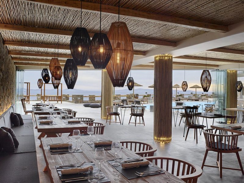 Espaço do restaurante Reeza em Mykonos