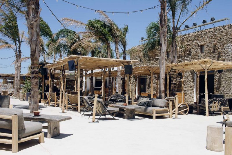 Os 5 melhores beach clubs em Mykonos: Scorpius, Nammos, Alemagou