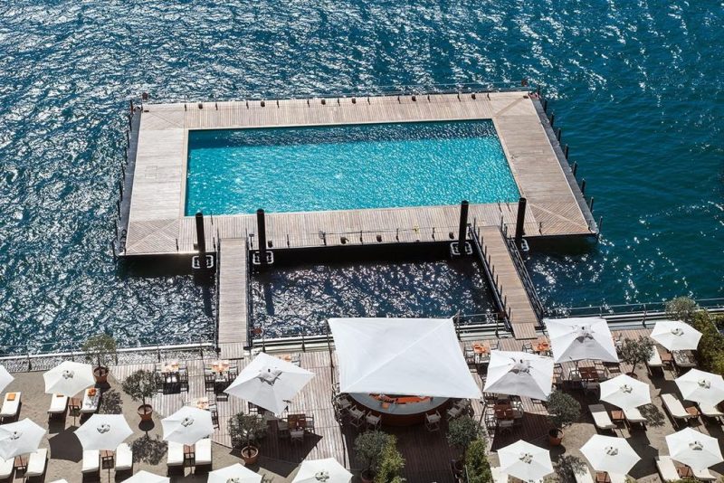 Piscinas incríveis: a do hotel Tremezzo flutua no lago