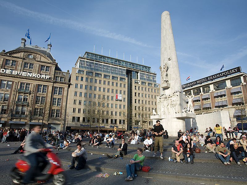O que fazer em Amsterdã: a Dam Square O que fazer em Amsterdã: a Dam Square