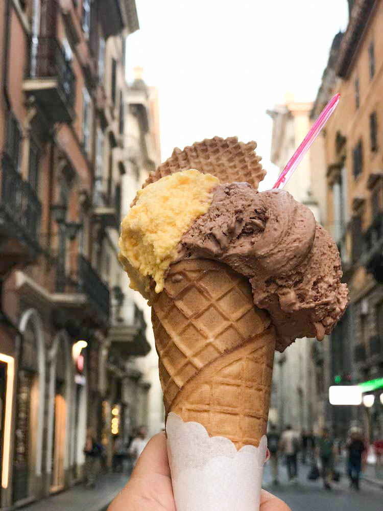 Não deixe de tomar um sorvete em Roma