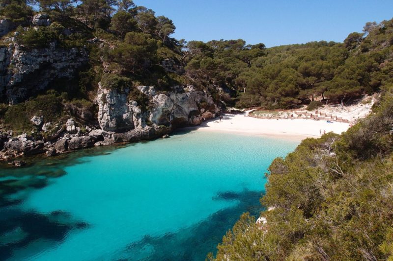 Praias de Menorca: Cala Macarelleta, uma das mais lindas da ilha. Praias de Menorca: Cala Macarelleta, uma das mais lindas da ilha.
