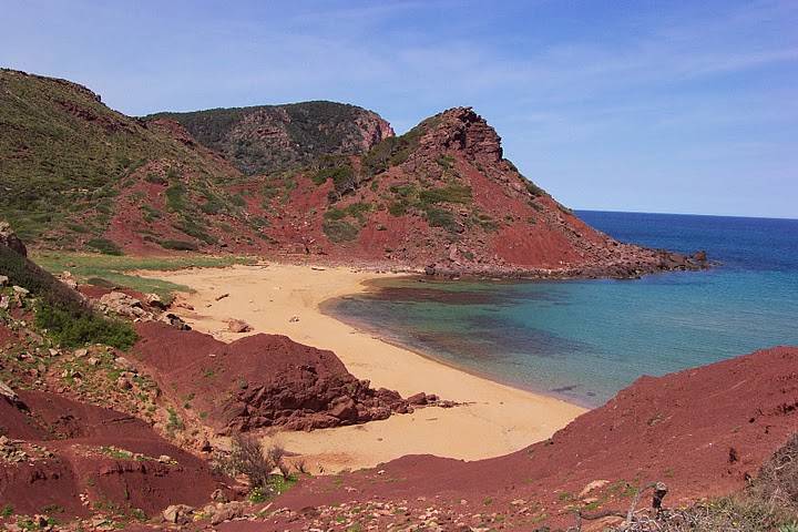 Cala Pilar: Mais uma paisagem de praias meio marcianas em Menorca