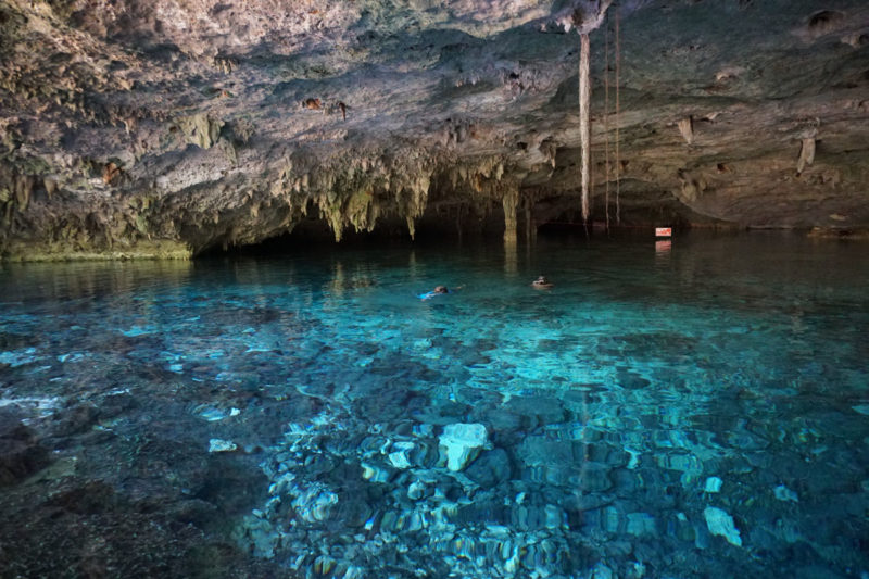 Cenote Dos Ojos, os mais lindo de toda Cancún, Riviera Maya e Isla Mujeres: água azul transparente. Pra mim, o mais lindo de todos
