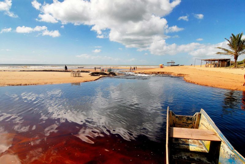 Lugares para ir em fevereiro: Praia do Riacho Doce, em Itaúnas. Lugares para ir em fevereiro: Praia do Riacho Doce, em Itaúnas.