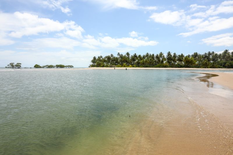 O que fazer em Boipeba: mar cristalino da praia de Castelhanos O que fazer em Boipeba: mar cristalino da praia de Castelhanos