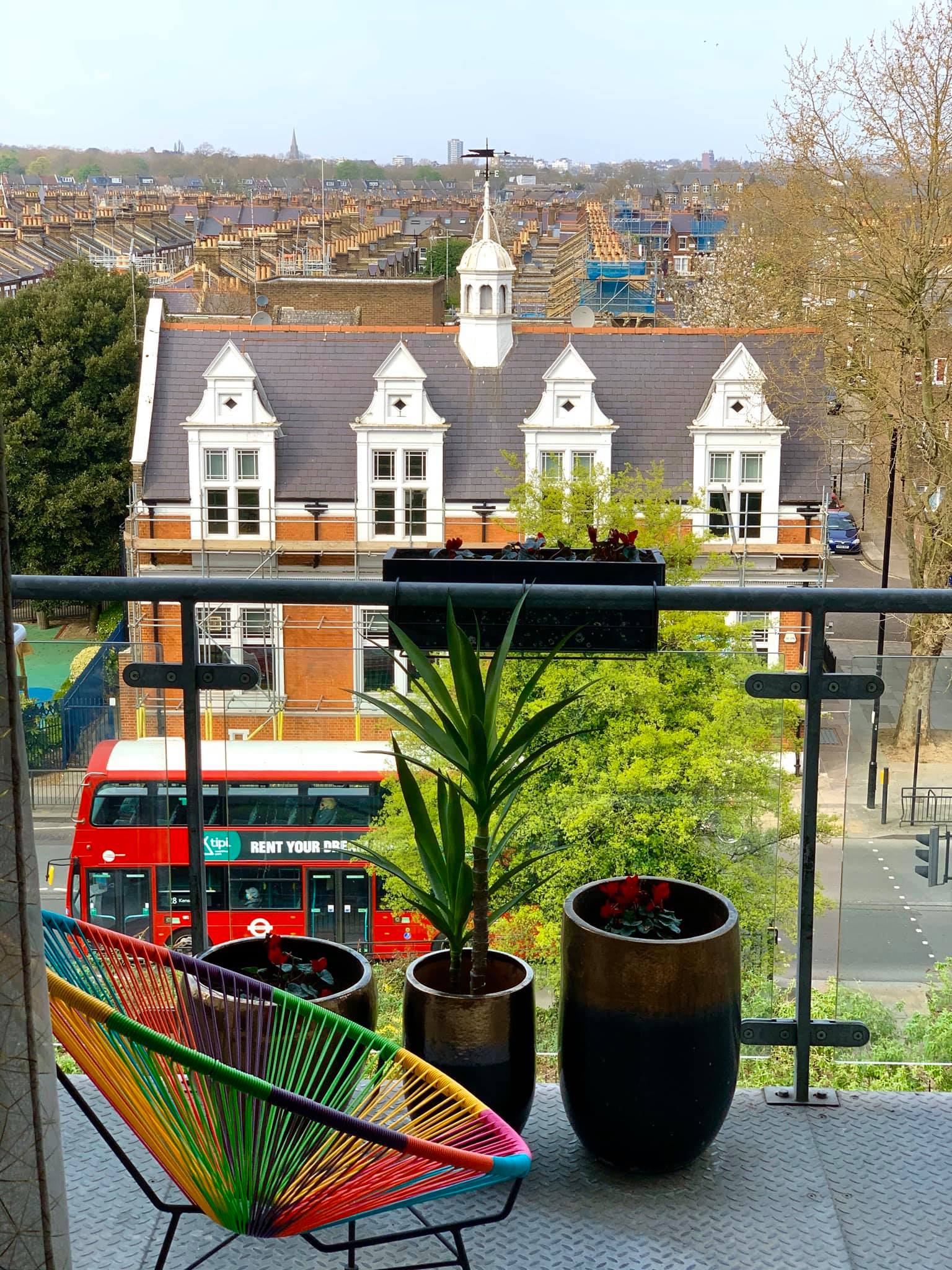 André Hellström‎ e a vista de North Kensington, no grupo do facebook View from my window 