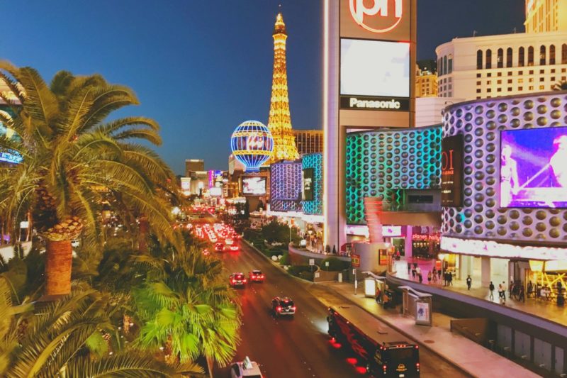 A Strip, rua que concentra shoppings, cassinos e hoteis de Vegas