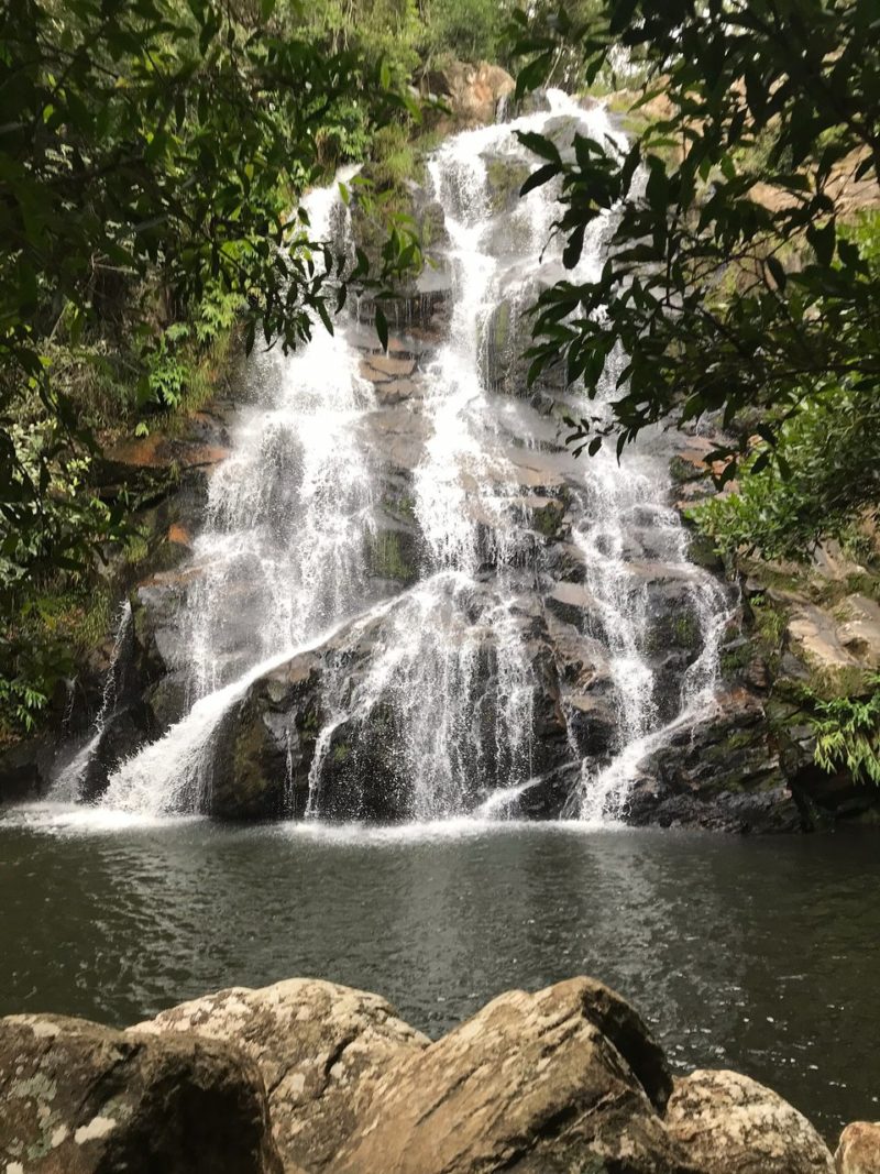 Destinos remotos para viajar: Cachoeira da Chinela na Serra da Canastra Destinos remotos para viajar: Cachoeira da Chinela na Serra da Canastra