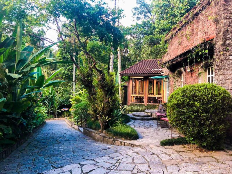 Destinos isolados no Brasil: área externa do restaurante Jardim Secreto. Destinos isolados no Brasil: área externa do restaurante Jardim Secreto.