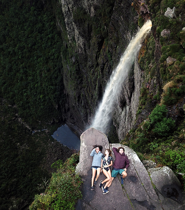 cachoeira da fumaça, na chapada diamantina: maior cachoeira do Brasil