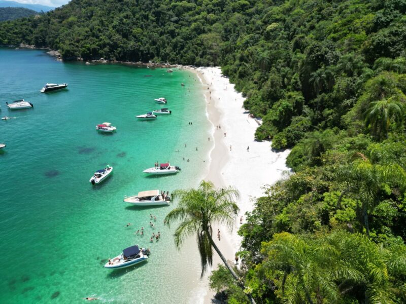 Passeio de barco na Ilha Grande