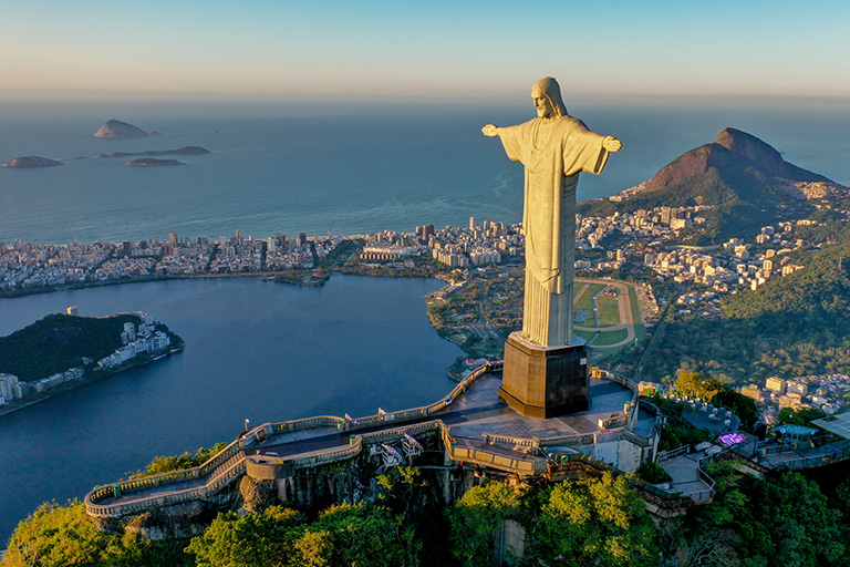 O que fazer de dia no Rio de Janeiro: o famoso Cristo Redentor