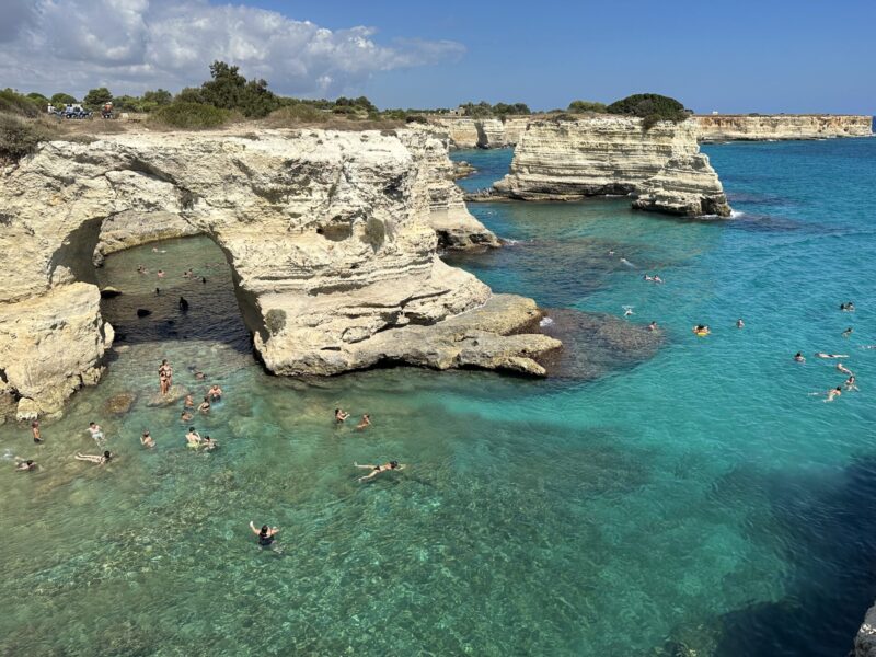 O que fazer em Otranto: Conheça a praia Torre Sant'Andrea