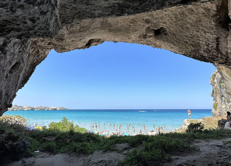 Roteiro Puglia: praia cheia em julho