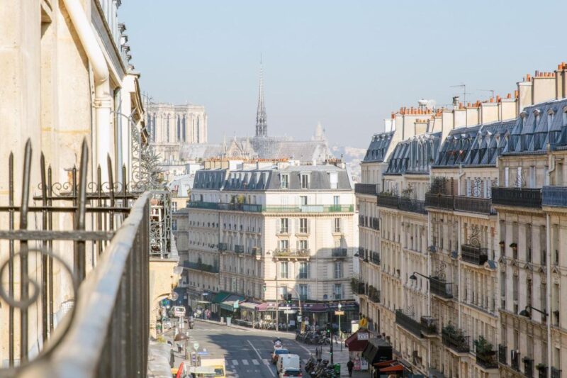 Vista do Hotel des Nations Saint Germain