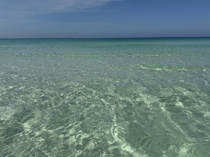 O mar de Johnson Beach, que faz parte do Gulf Island National Sea Shore