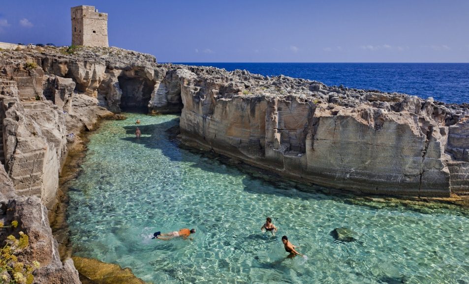 praias mais lindas da puglia: piscina marina serra, pérola do salento