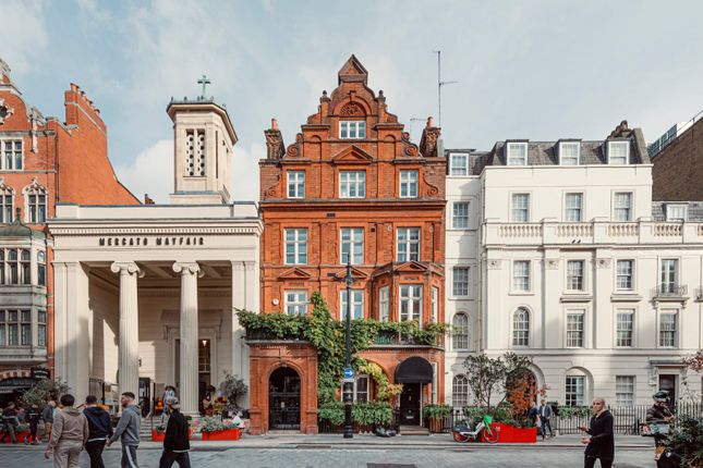 O mercado Mayfair do lado de fora. Programa diferente